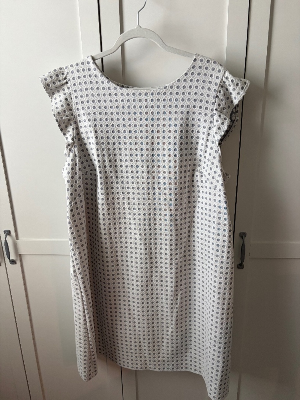 Jessica Howard Plus Sized 22W Flutter Sleeve blue/gray and white sheath dress